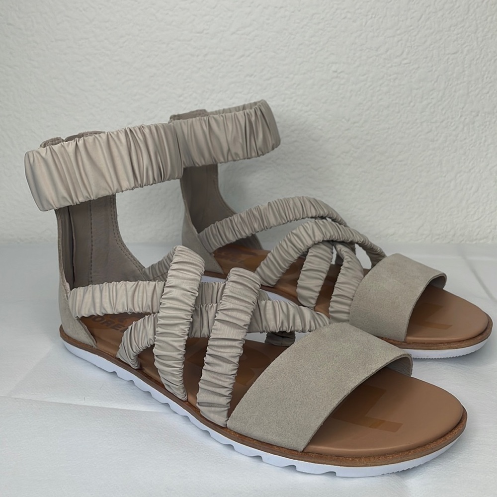 Sorel Women’s Ella II Ankle Strap Sandal EUC Size 9.5 Soft Taupe White